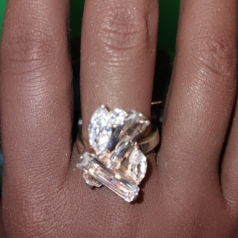 8 1/2 925 gold tone accents